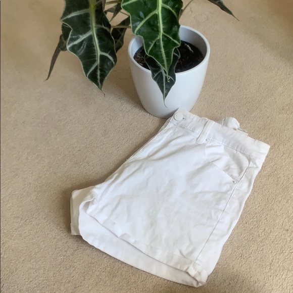🦋 cute white high wasted shorts - Picture 1 of 4